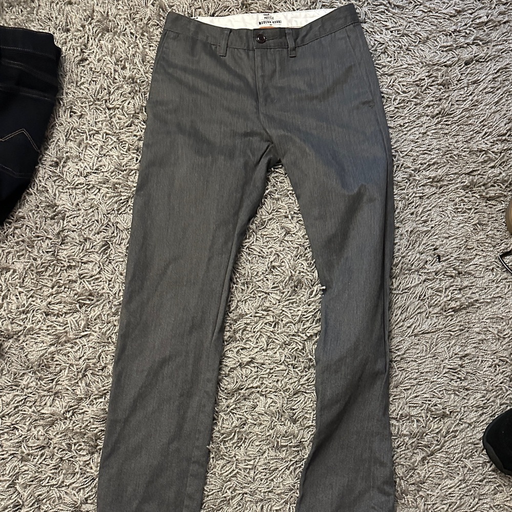 Dockers Modern Khaki in Charcoal